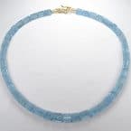 Aquamarin-Triangelkette mit 750er Gelbgoldschließe