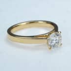 Verlobungsring in 750er Gelbgold mit 1,00ct Brillant und Lasergravur